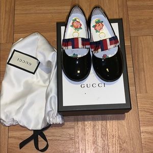 Gucci patent leather ballet flat